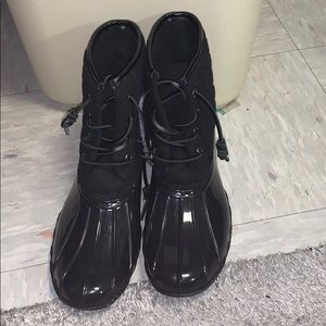 Seven7 Black duck boots